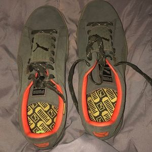 Men’s puma sneakers